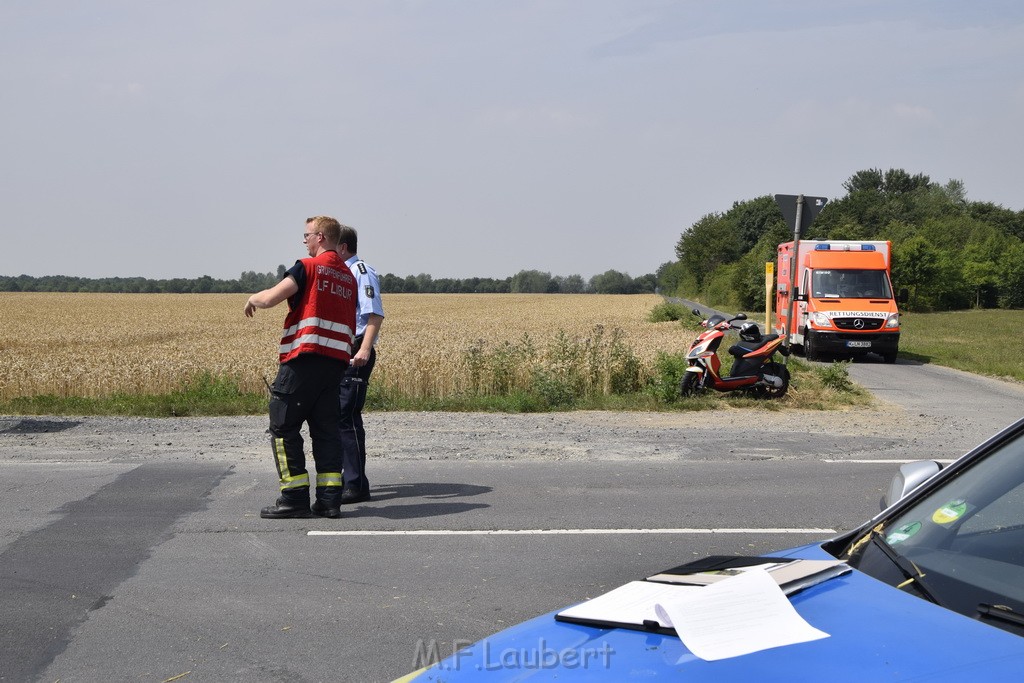 Schwerer Krad Pkw Unfall Koeln Porz Libur Liburer Landstr (Krad Fahrer nach Tagen verstorben) P015.JPG - Miklos Laubert